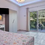 Apartman Dionysia S1 *